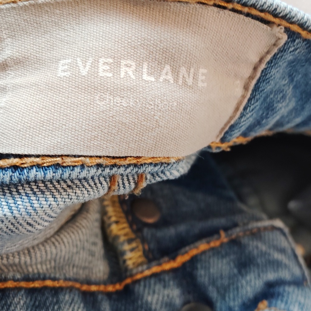 Everlane Mid Rise Shorts - Picture 5 of 5